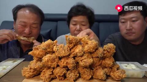 广西大叔吃瓜视频,一场接地气的乡村美食盛宴-第3张图片-51吃瓜官网-51黑料平台