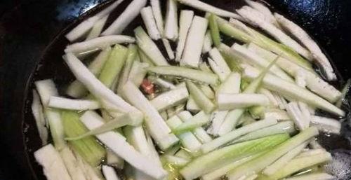 小时候吃的水瓜是什么,那碗清甜水瓜汤的滋味-第2张图片-51吃瓜官网-51黑料平台