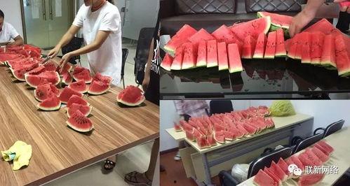 吃瓜单位,一场全民参与的娱乐盛宴-第1张图片-51吃瓜官网-51黑料平台